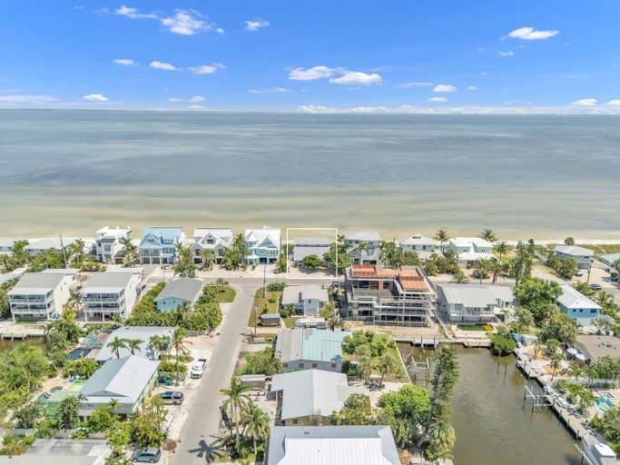 Exterior & Views 2, Flamingo Bay 4 Bedroom Home by RedAwning, Manatee