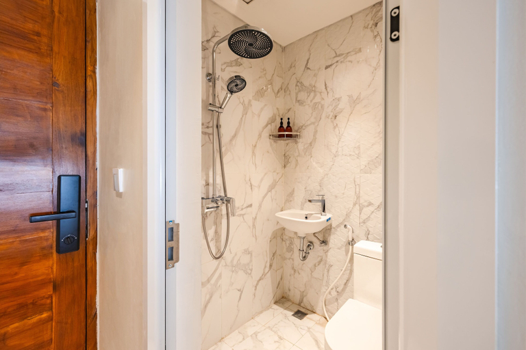 Bathroom 4, Cove Penara, Denpasar