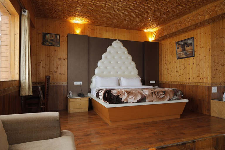 Others 5, Royal Park Hotel, Baramulla