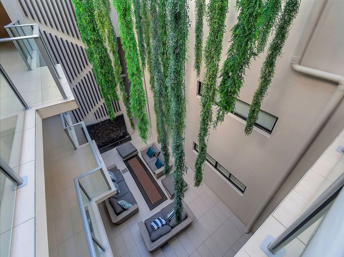 Interior 2, Coastal 2-bed With Parking & Pool by the Ocean, Cairns