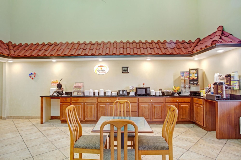 Food & Drinks 5, Super 8 by Wyndham Forrest City AR, Saint Francis