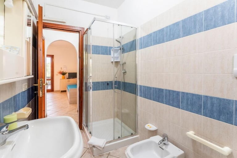 Bathroom 4, Le Dimore di Budoni, Nuoro