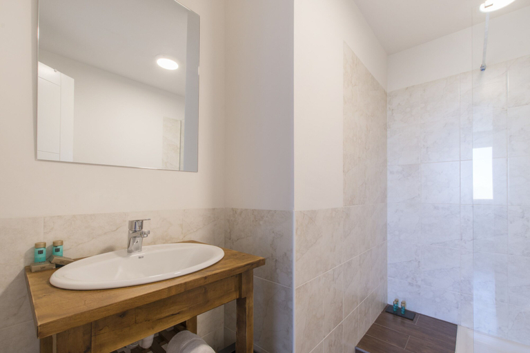Room 2, VI El Cuartel 6 in Vila, Ávila