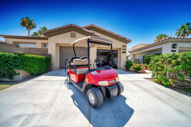Room 5, Casa Isla Oasis PGA West 3BR Golf Cart Pool, Riverside