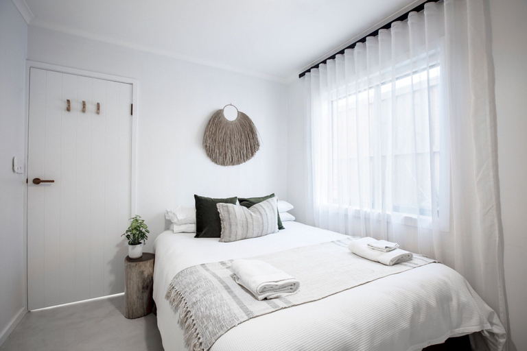 Room 2, Coastal 2-bed Apartment With Courtyard, Gold Coast