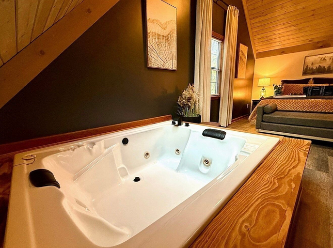 Bathroom 4, Hey Diddle Diddle 3 Bedroom Cabin by RedAwning, Sevier