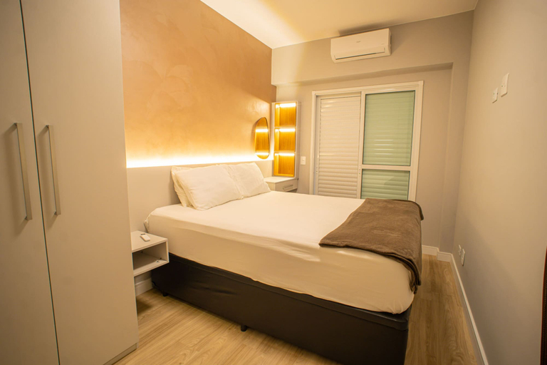 Room 2, Apto com Ar-condicionado e Churrasqueira Privativa, Praia Grande