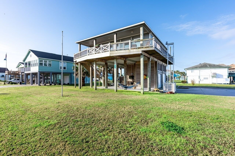 Exterior 2, Big Chill 2 Bedroom Home, Galveston