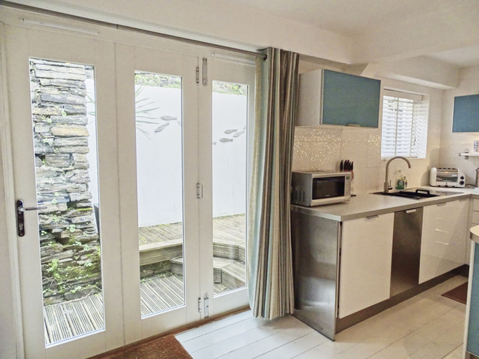 Room 5, The Mermaid Loft in Cornwall, Cornwall