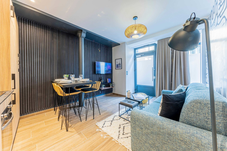 Living area, Magnifique Apartment 2BR 6P Gare du Nord, Paris