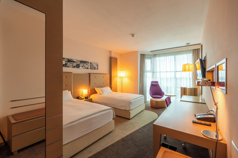 Bedroom 3, DoubleTree by Hilton Hotel Oradea, Oradea