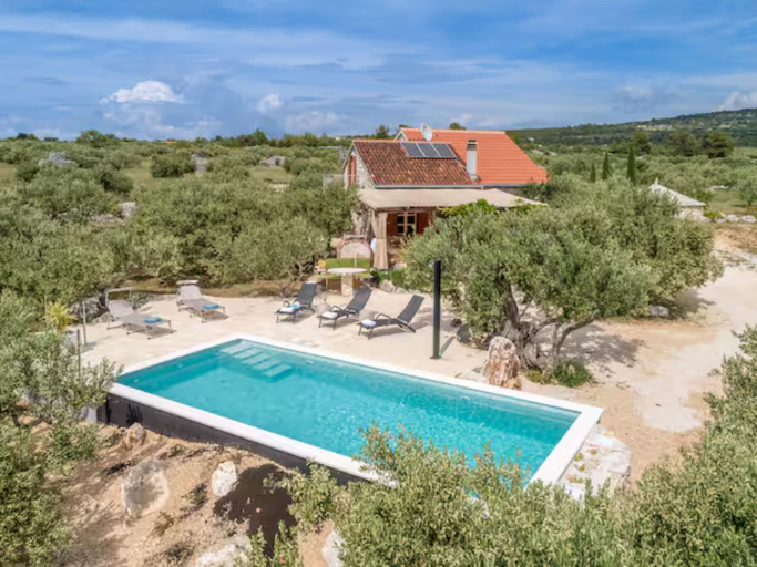 Sport & Beauty 5, Holiday Home House of the Sun, Sutivan
