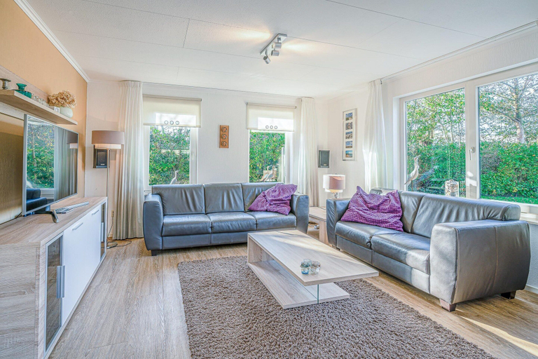 Living room 3, Charming villa with spacious garden on the water, Texel