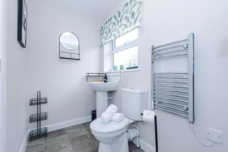 Bathroom 3, 33 Walter Street, Cheshire West and Chester