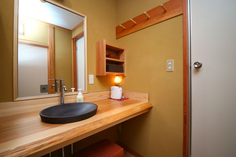 Bathroom 5, Kamei no Yu, Yamanouchi