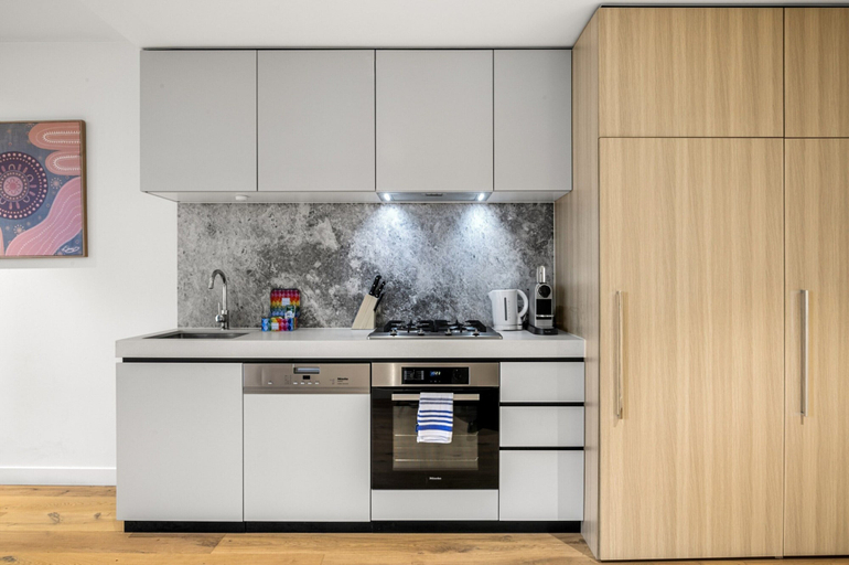 Private kitchen 5, Chic 1-bed South Melbourne Unit With Pool & Gym, Melbourne