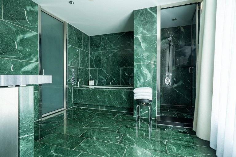 Bathroom 5, Grand Hyatt Berlin, Berlin