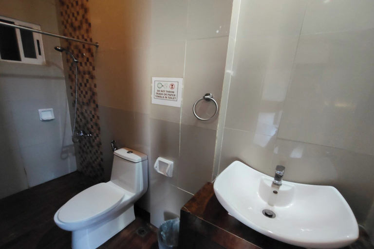 Bathroom 5, Taj Guesthouse Boracay, Malay