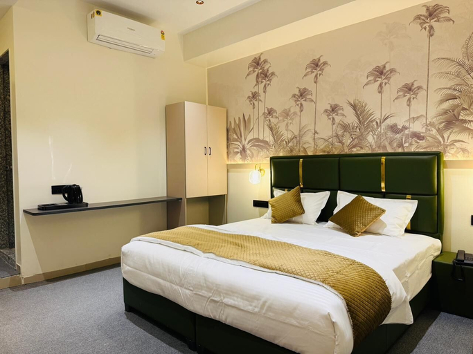 Room 5, Hotel The Signature, Nashik