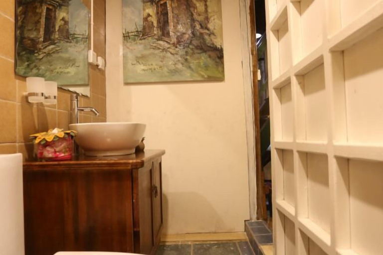 Bathroom 3, Mrs. Sha's Living Room Inn, Dali Bai