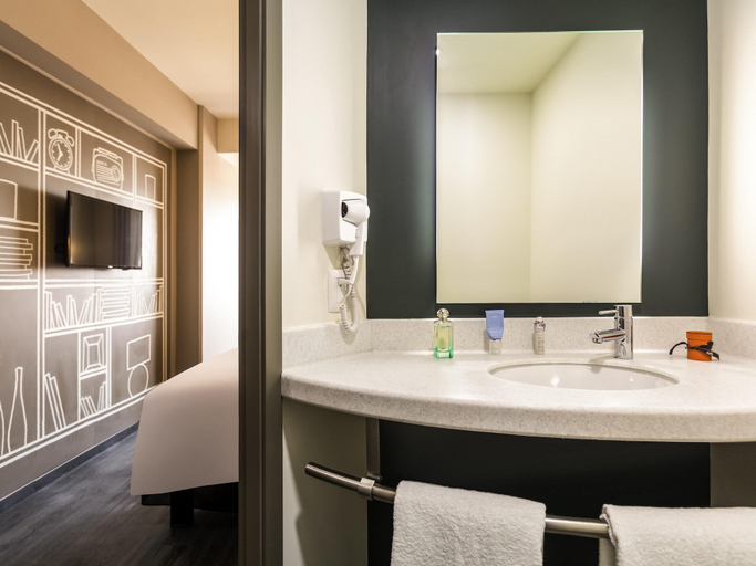 Bathroom 4, ibis Mexico Tlalnepantla, Cuautitlán Izcalli