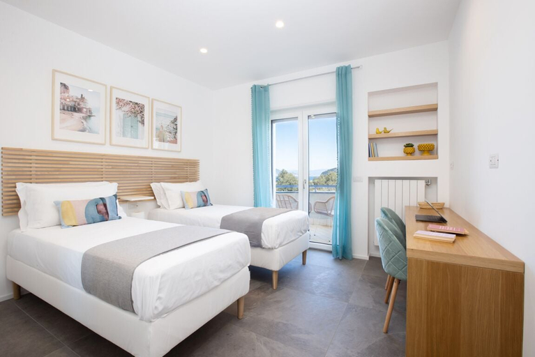 Room 4, Modern Family Apt In Sorrento With Views, Napoli