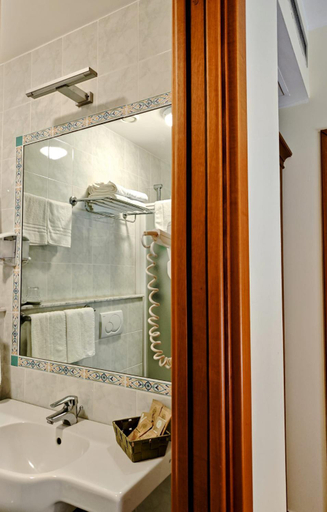Bathroom 4, Grand Hotel Victoria, Reggio Di Calabria