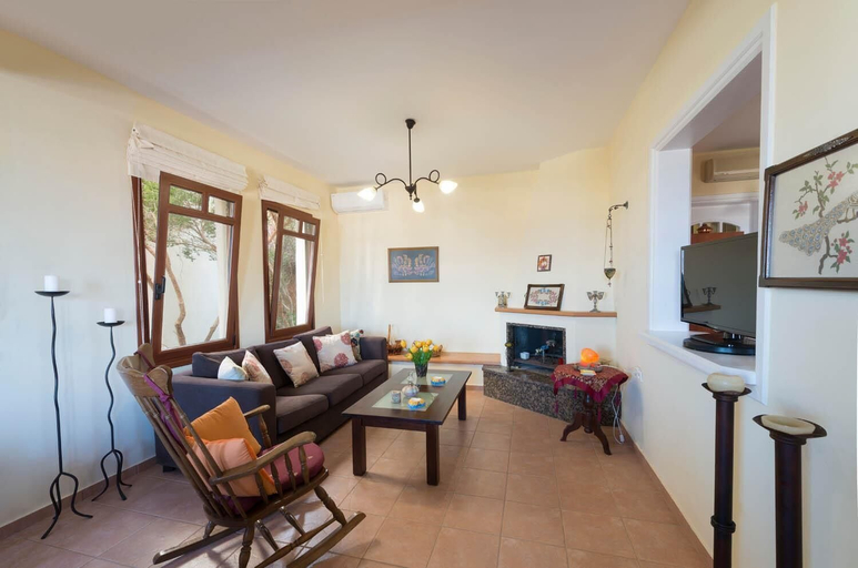 Room 3, Villa Persephone in Plaka, Crete