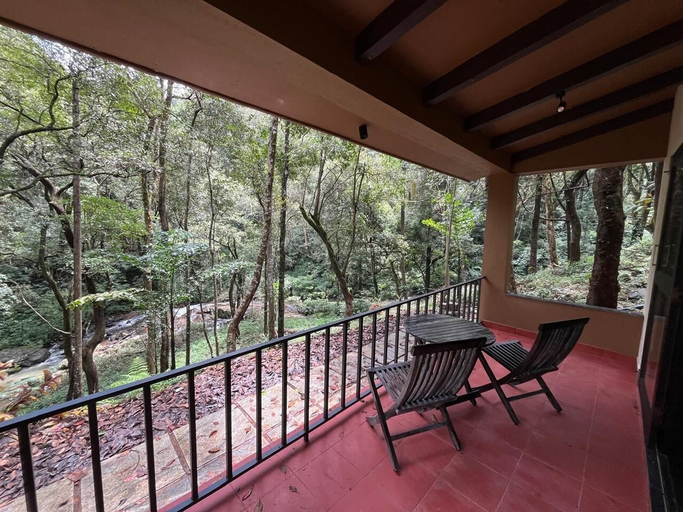 Room 4, Nirjhara Coorg, Kodagu