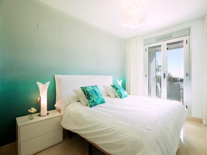 3, Modern Apartment with Pool, Málaga