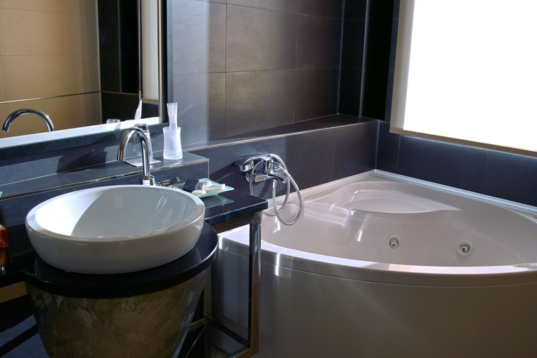 Bathroom 3, Townhouse 27 Hotel Belgrade, Belgrade