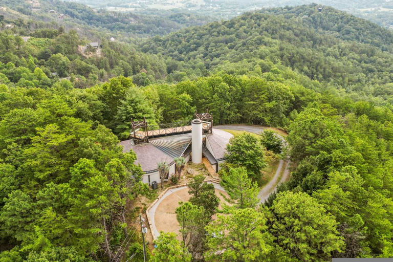 Room 4, Belltop Architectural Wonder on Private Mountain, Sevier
