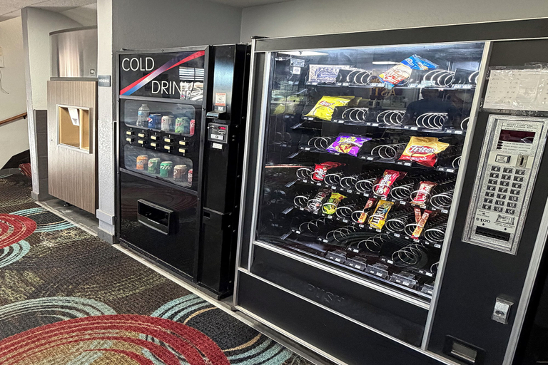 Food & Drinks 4, Coratel Inn and Suites by Jasper Stillwater, Washington