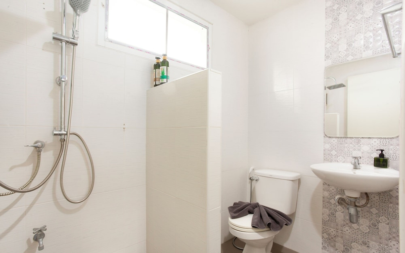 Bathroom 4, Comfy Corner Hotel, Muang Chiang Mai