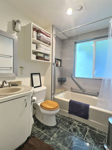 Bathroom 3, Stay Rested - First Nation, Seattle