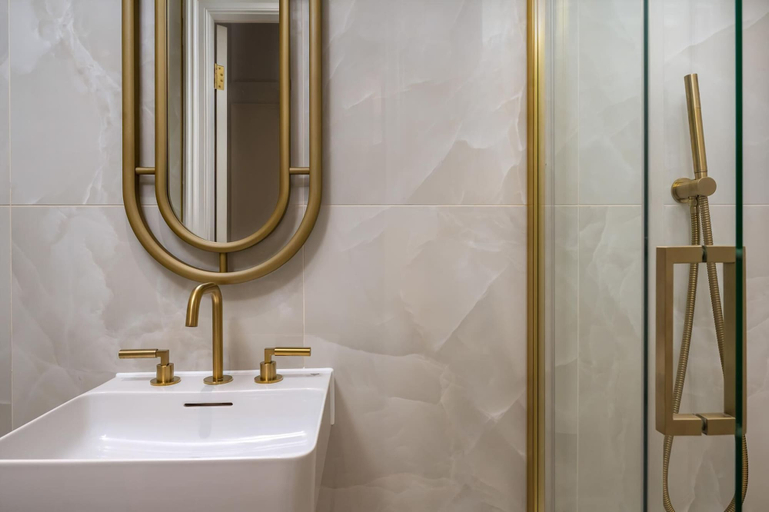 Bathroom 5, Guestready - The Fitzroy Hotel, London