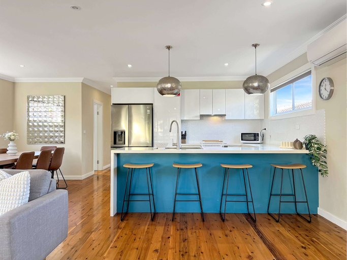 Private kitchen 1, 3-bed Coastal Haven With Alfresco Dining & BBQ, Lake Macquarie - East