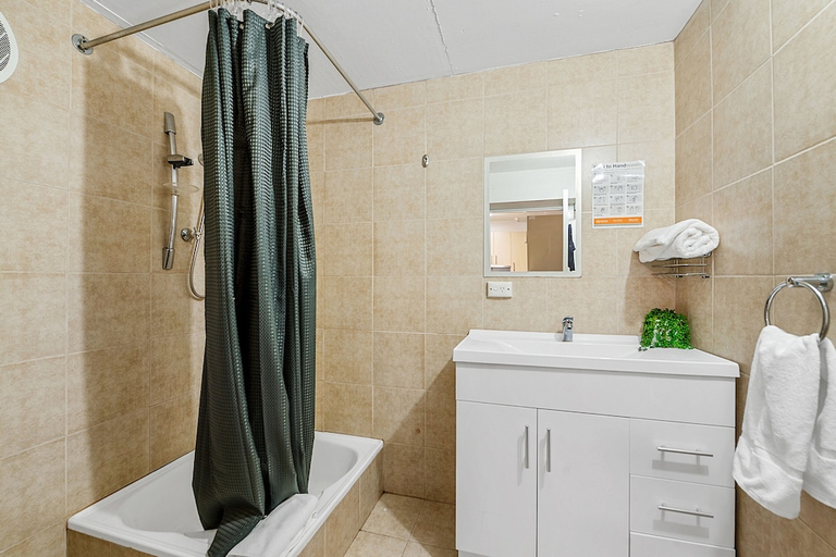 Bathroom 4, Coach House Launceston, Launceston - Pt B