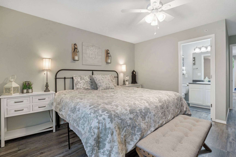 Bedroom 2, Rockwall Duo - Cottage + Lodge Combo, Taney