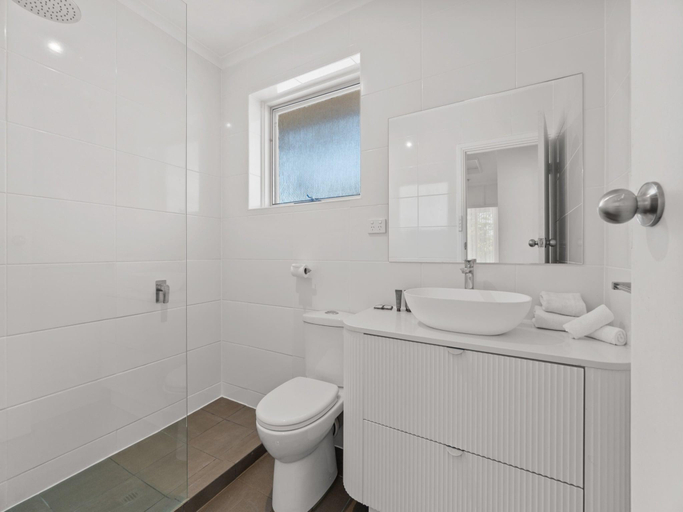 5, Stylish 2-Bed Townhouse in Leafy Hyde Park, Adelaide