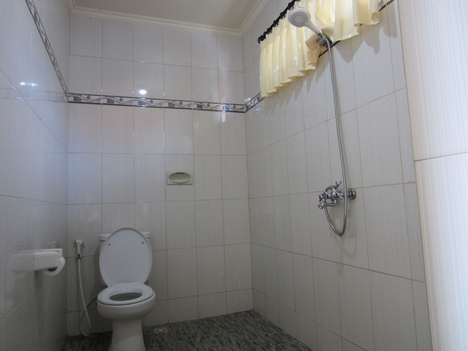 Bathroom 3, Danasari Homestay, Gianyar