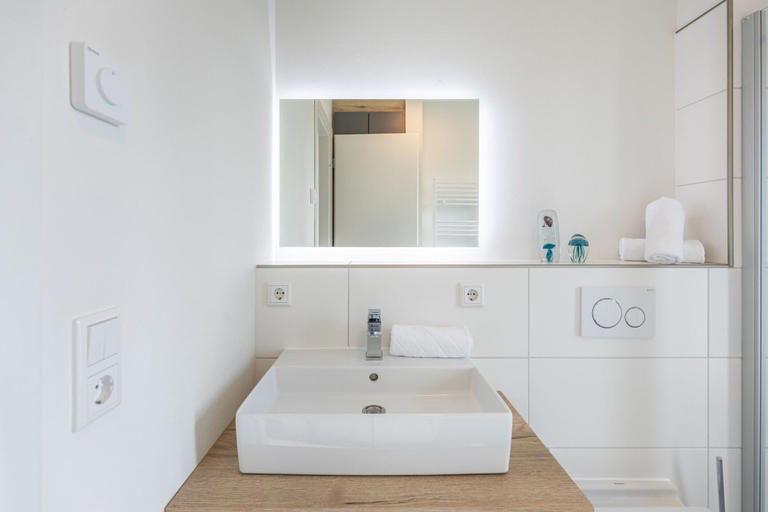 Bathroom 3, Luxusfewo auf Nordstrand am Meer, Nordfriesland