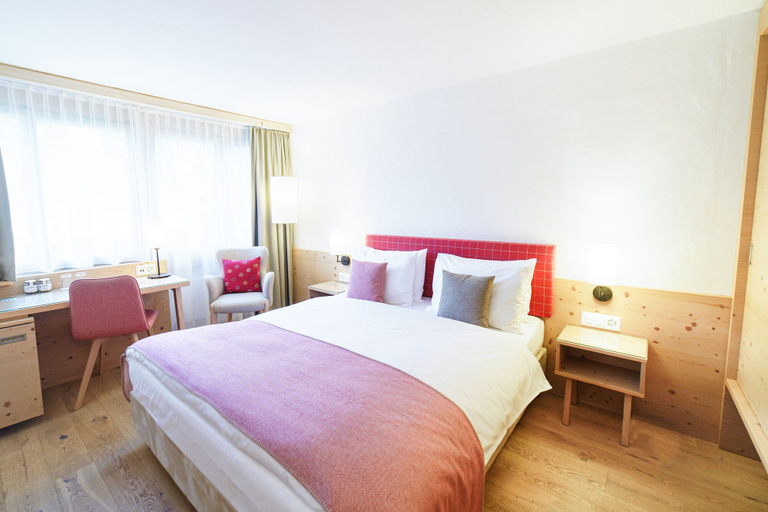 Bedroom 2, Hotel Gstaaderhof, Saanen