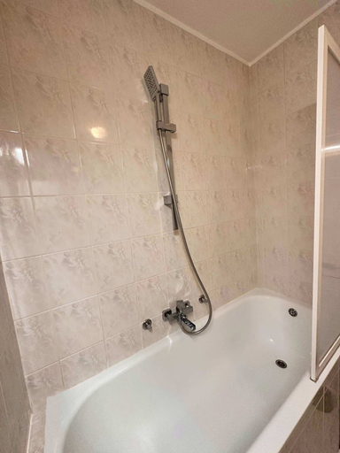 Room 3, Charming City Loft Apartment With Free Parking, Ljubljana