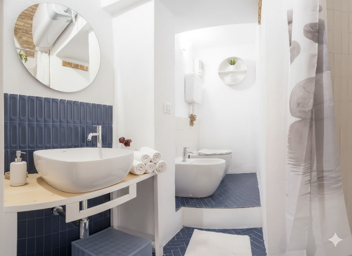 Bathroom 5, Home Studio Oneglia, Imperia