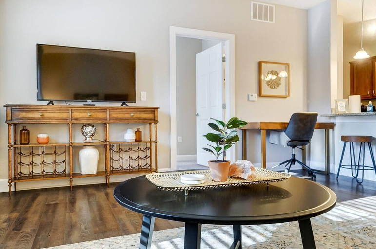 Room 3, Polaris Luxury 2BR WFH Ready Pet Friendly, Delaware