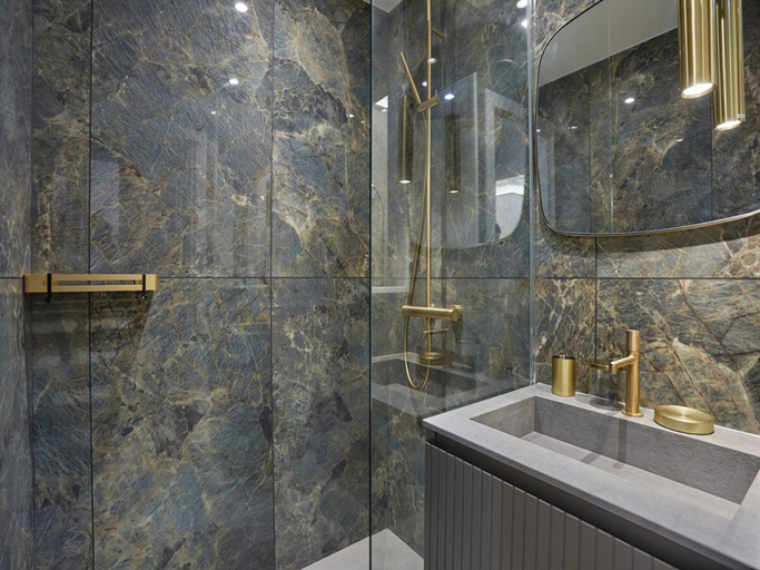 Bathroom 2, Superb AC Apartment Roosevelt Saint Honoré, Paris
