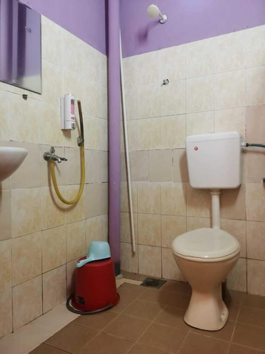 Bathroom, Kamila Teluk Senangin, Manjung