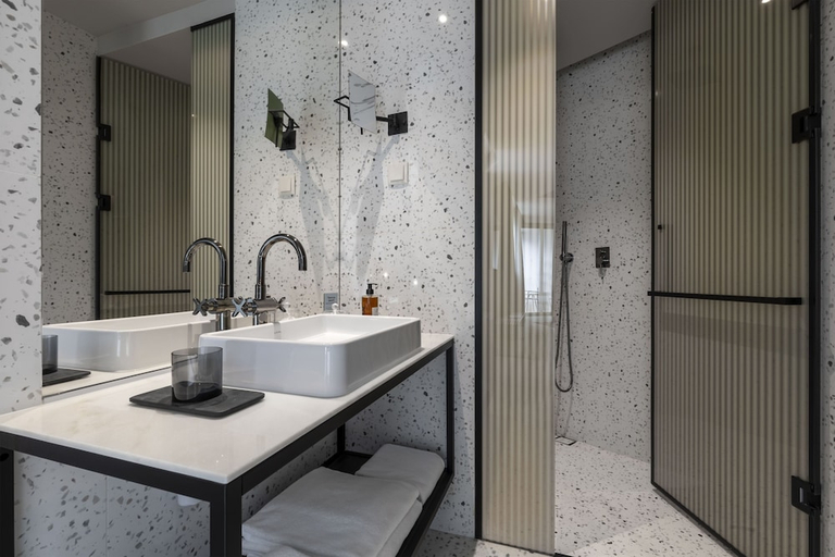 Bathroom 4, NEXT by Savoy Signature, Funchal