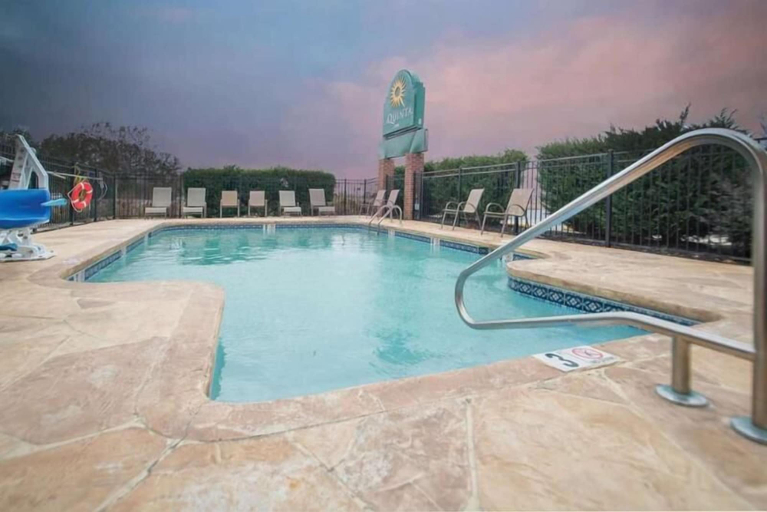 Sport & Beauty, La Quinta Inn by Wyndham Calhoun South I-75, Gordon